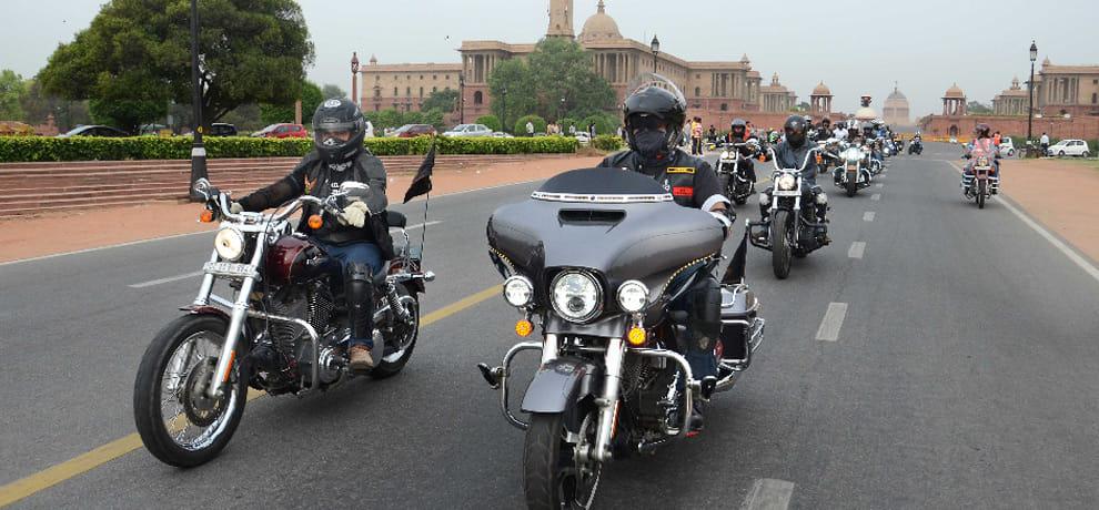 banks offering loan upto 100 percent on superbikes in monsoon season