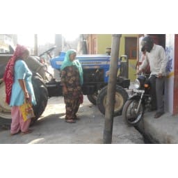 bhiwani news, minister, blocked, road, soil, people, remove