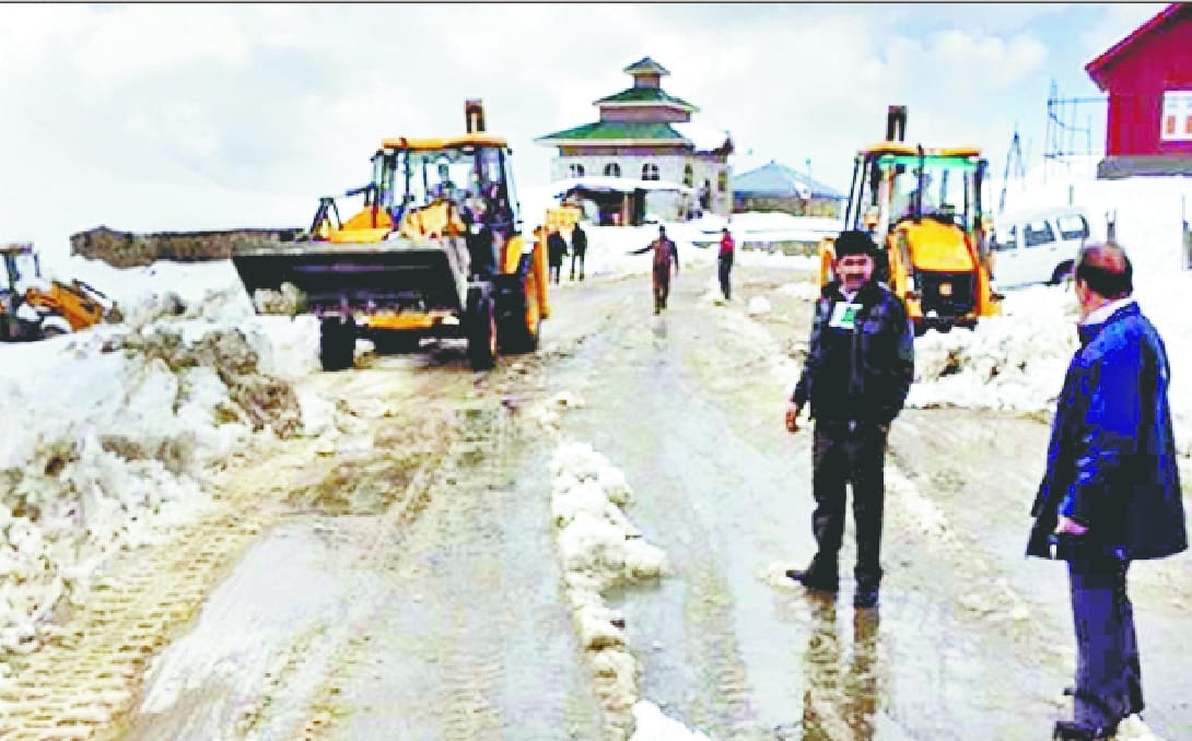 mughal road open for vehicles