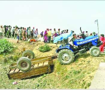 Three killed in accident, 15 injured