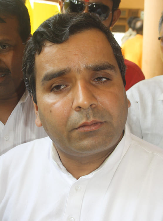dharmedra yadav in mathura