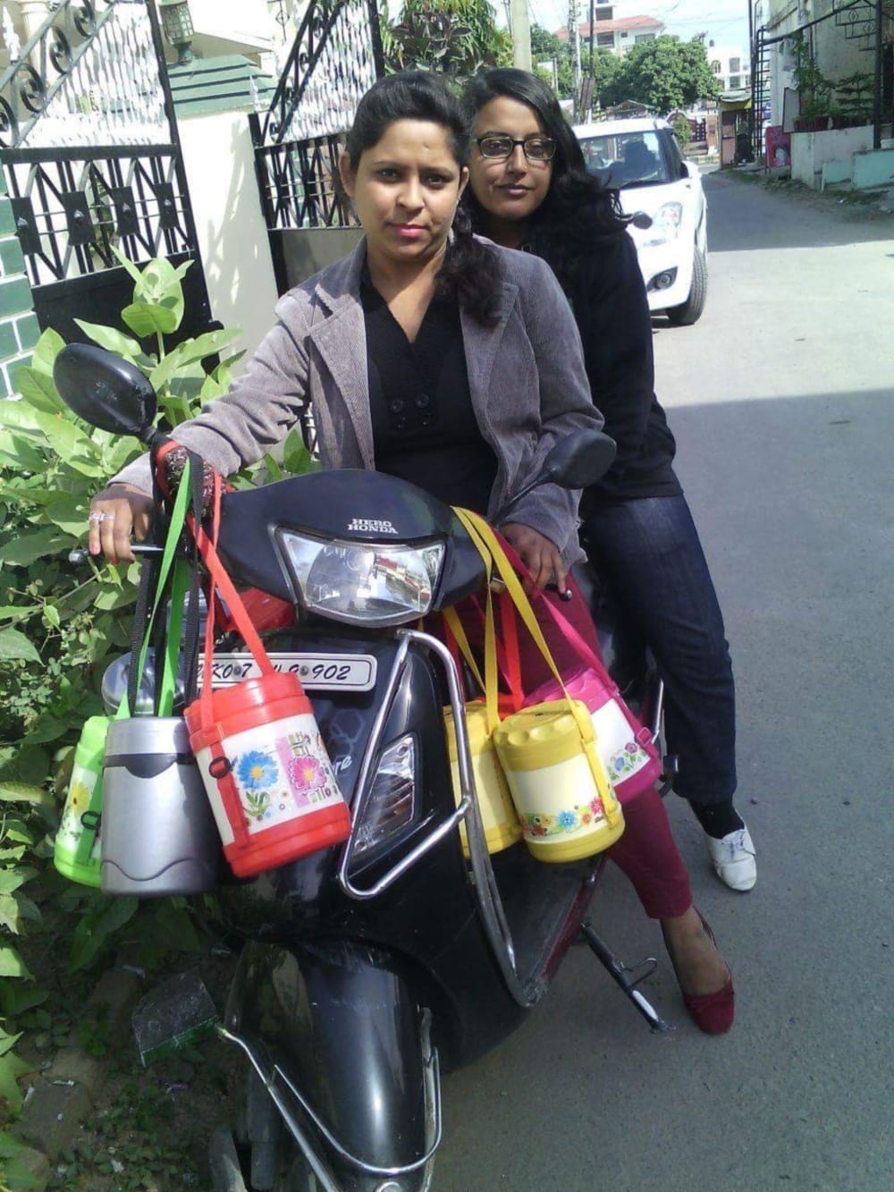 two women give garhwali tiffin service in dehradun