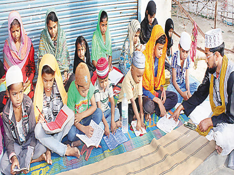 Spreading the light of knowledge , Maulana Usman
