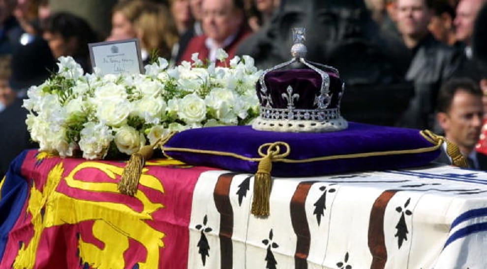 Journey of Kohinoor diamond in History, India could not get this again