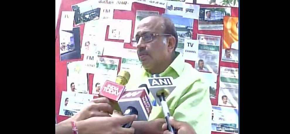 vijay goel rigid on his stand says will break odd even rule and get challan