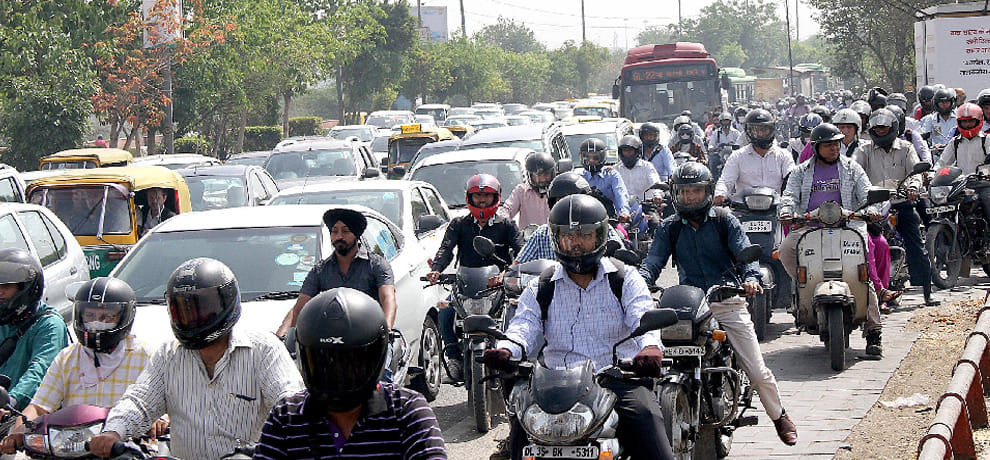 see it in the pictures how Kejriwal' odd even situation on Monday
