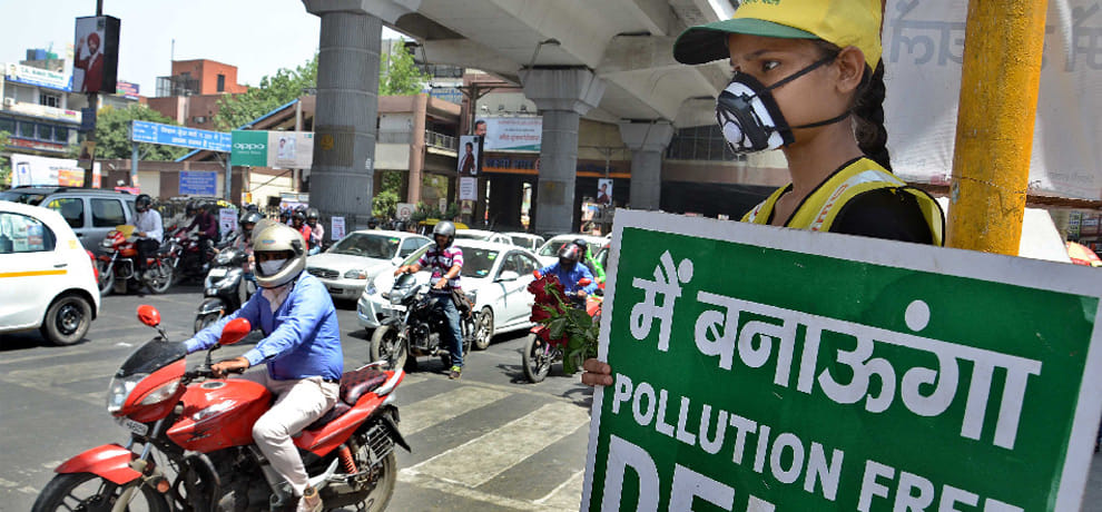 delhi government will installed machine on crossings to purify air in delhi  