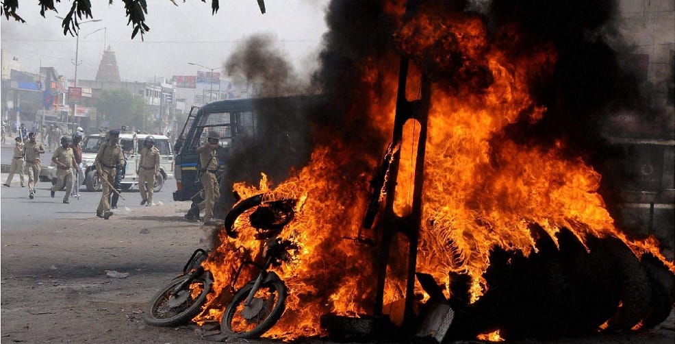 Patidars movement raging in Gujarat, mobile and internet services off