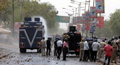 Patidars movement raging in Gujarat, mobile and internet services off