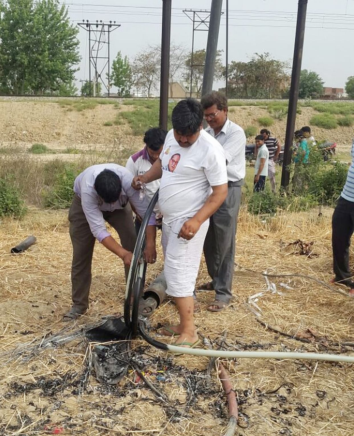 Half the city without electricity, water also