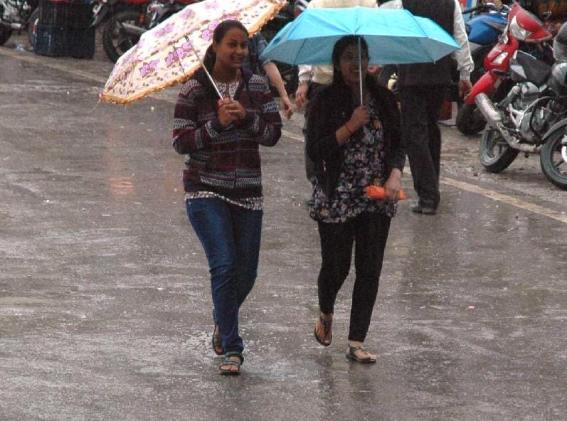Sunny weather from rain in Pithoragarh