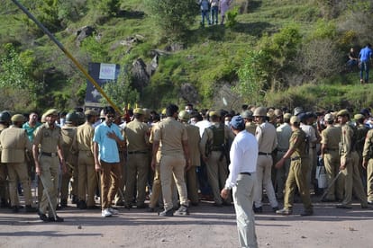 clashes between two groups of students in BGSB University in rajouri