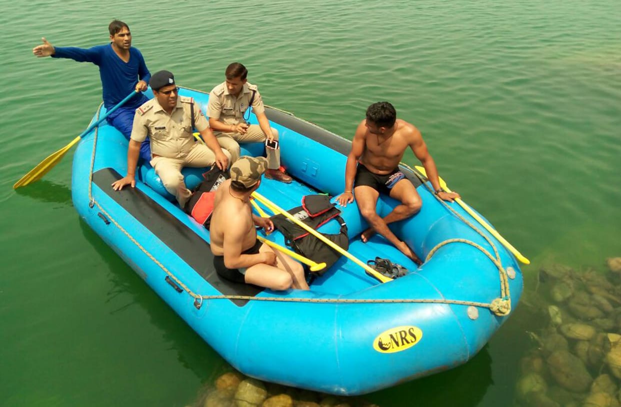 boys died in giri river