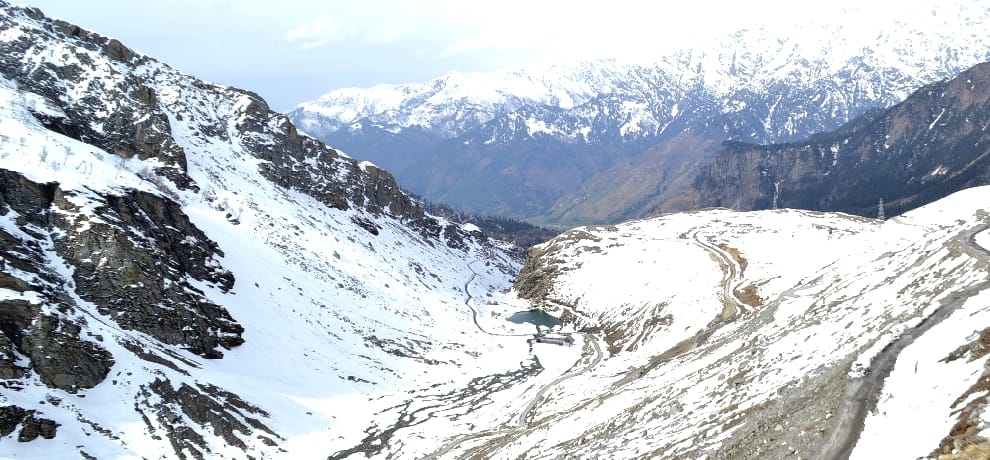  fresh snowfall in himachal, see live photos.
