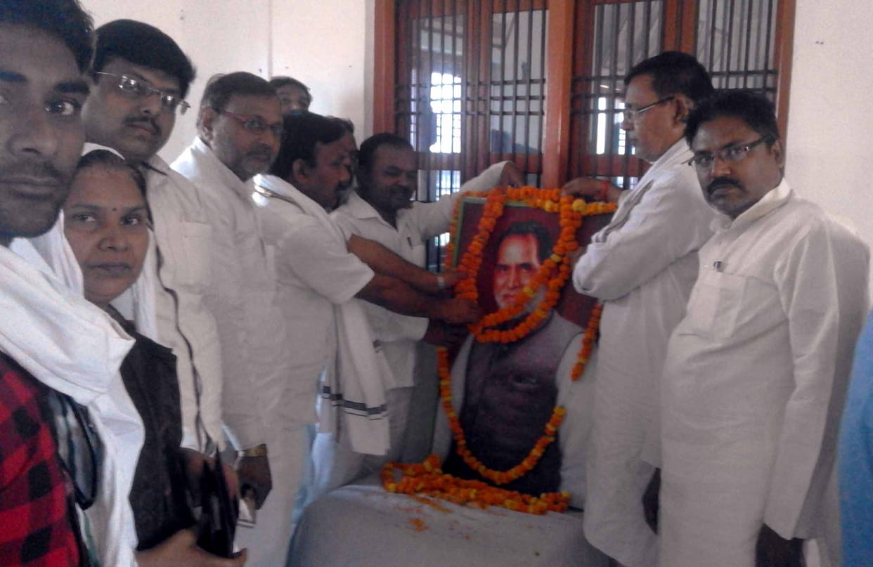 discuss to  the ideals of Chandrashekhar 