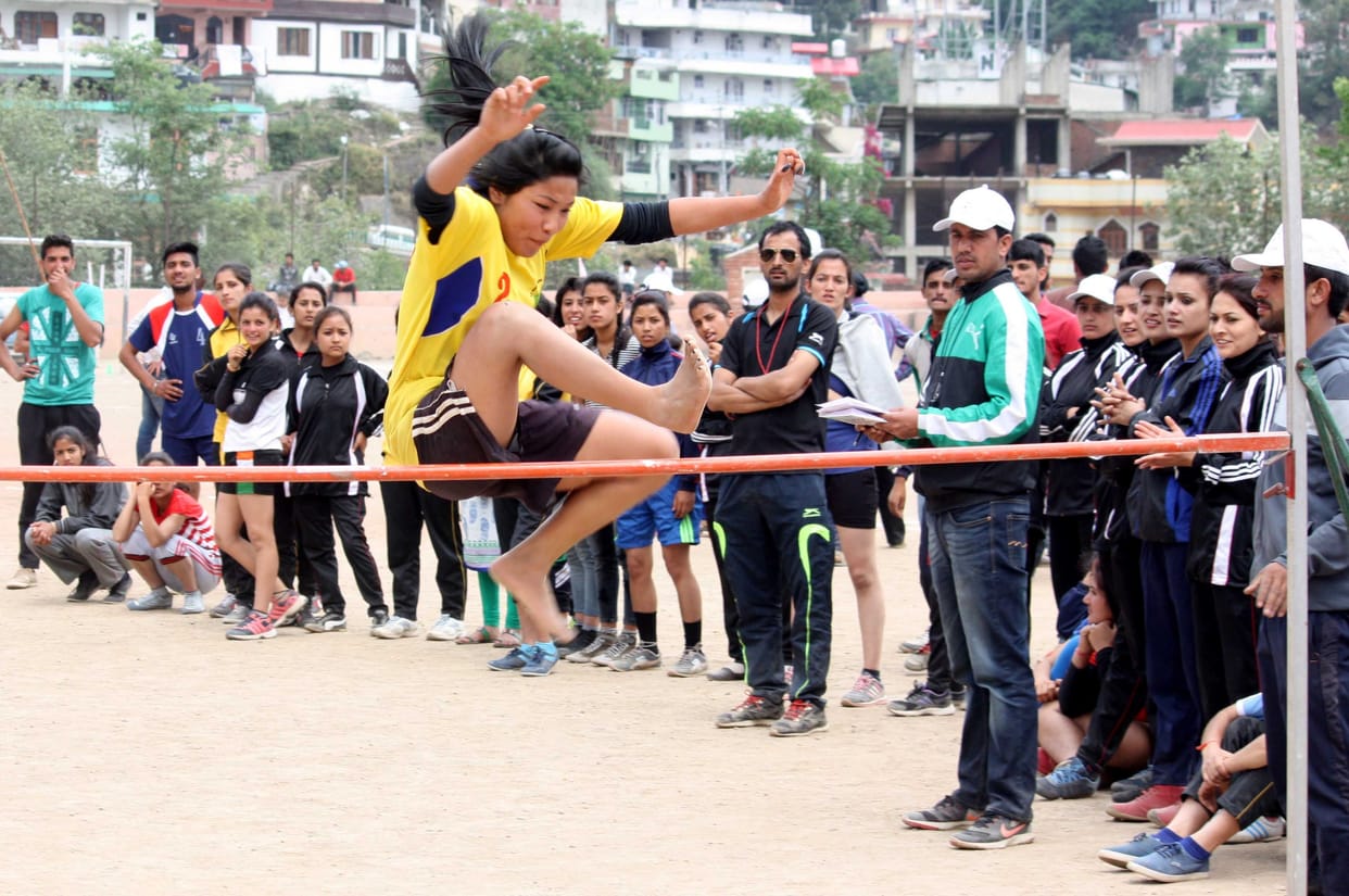shalnder First in 100 mtr race