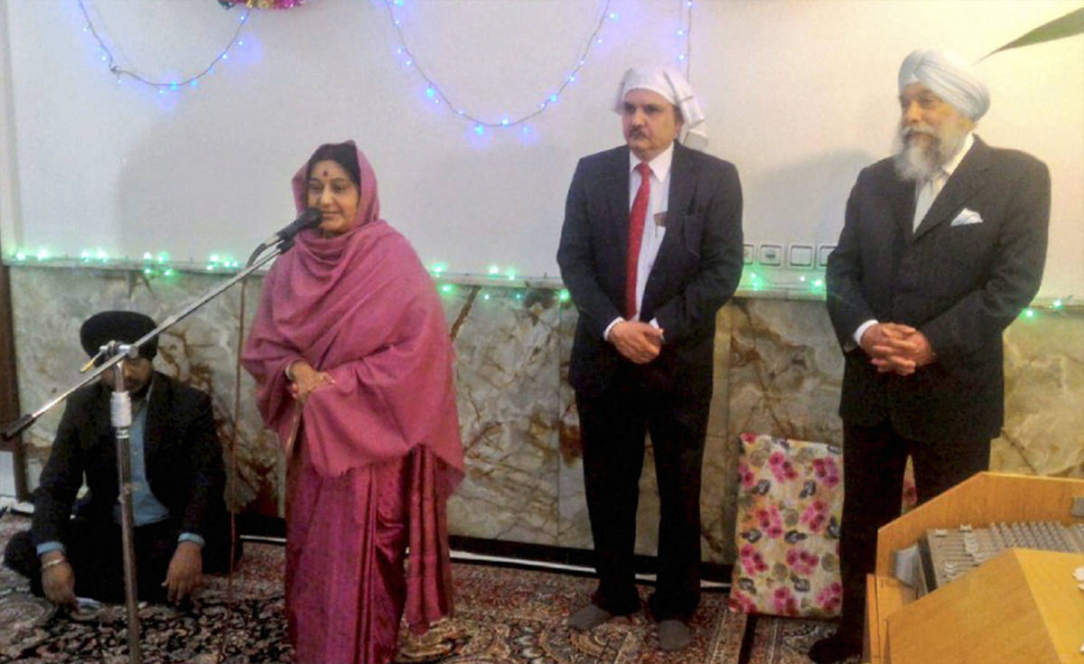 sushma headcover become controversial