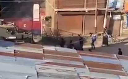 Youths Of Handwara Attack on police station and indian army