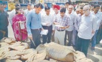 Additional chief secretary gets angry in lifting late 