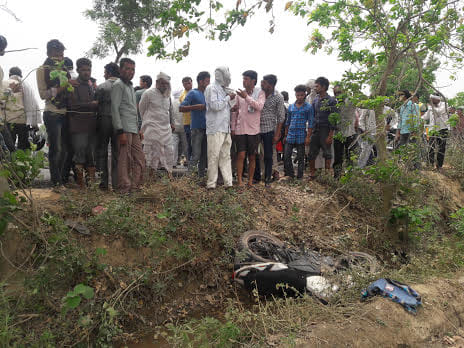 three died in bike accident in mathura