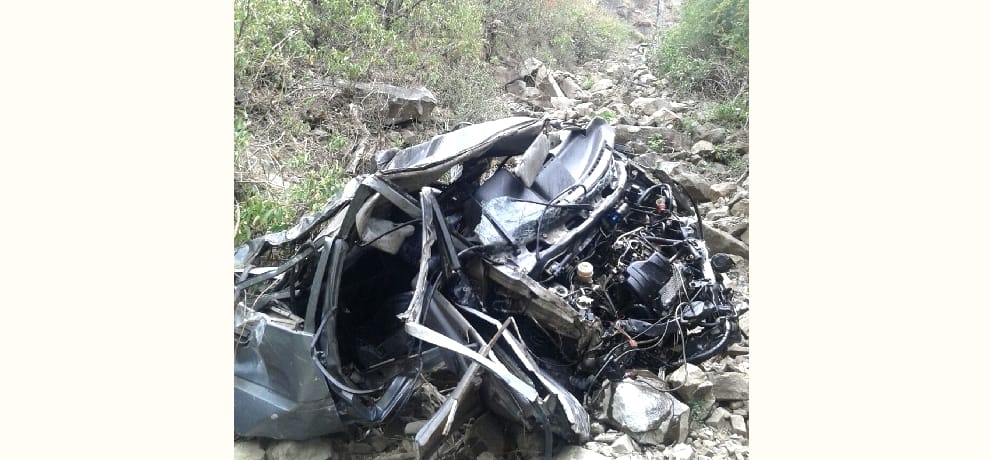 car accident at mandi, two died.