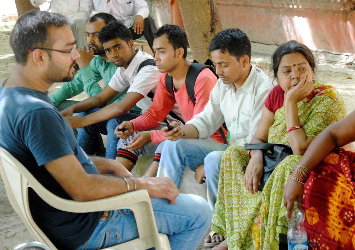 Three doctors in monitoring post-mortem