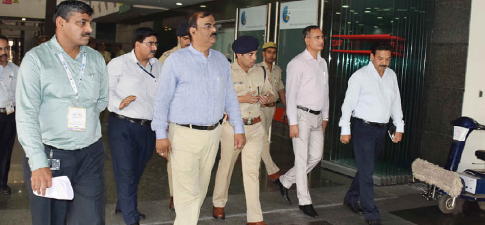 Because of the arrival of President Expo Mart change into a fortress 