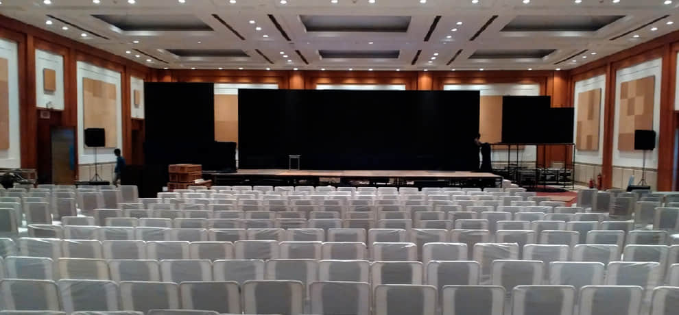 Because of the arrival of President Expo Mart change into a fortress 