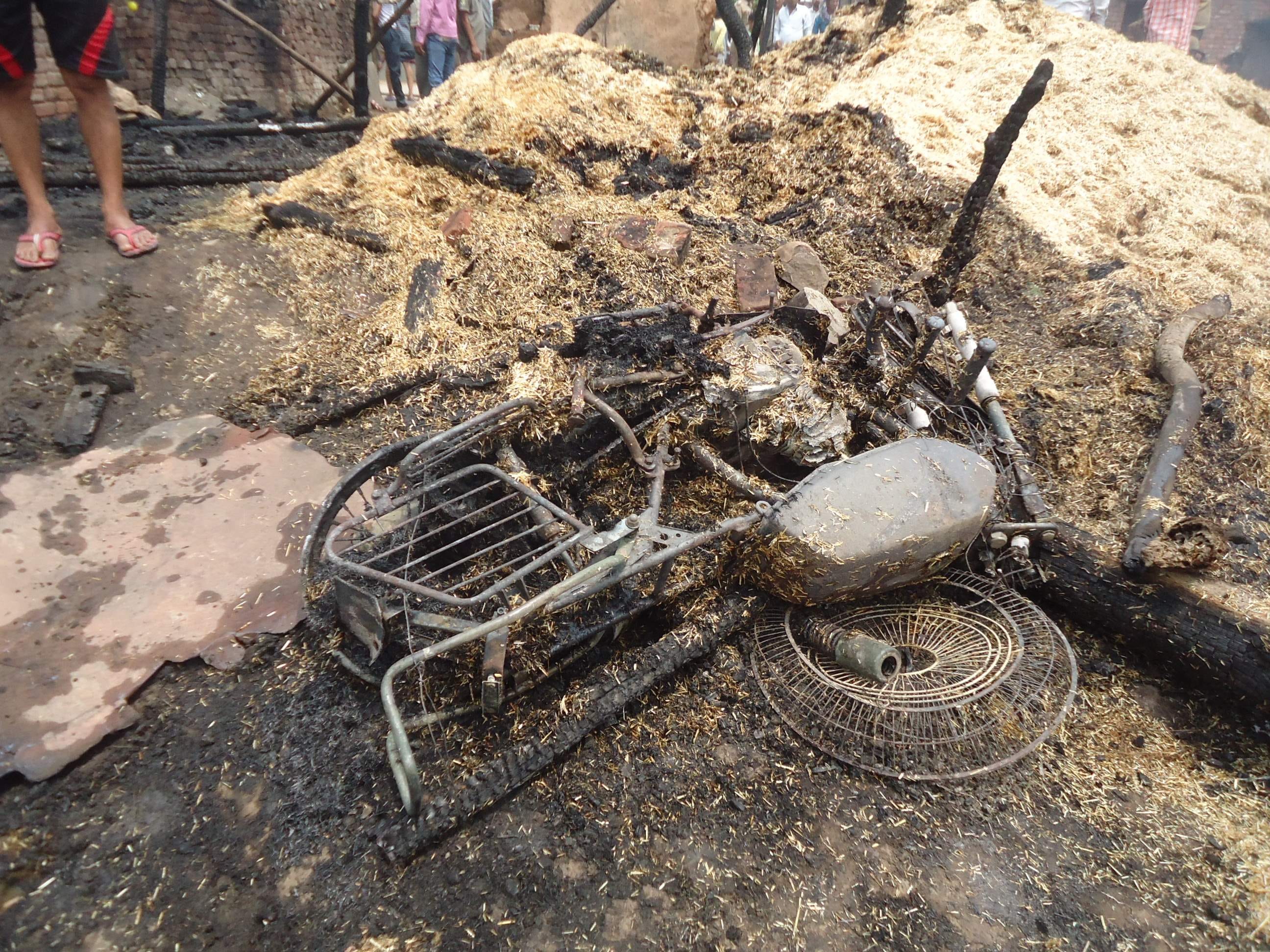 fire caught in houses in village of kotdwar.
