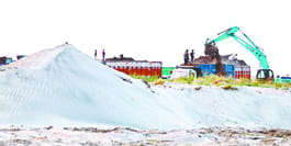 Machines for sand mining in the northern ravine