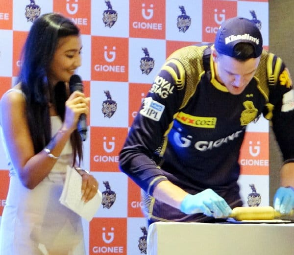 kolkata knight riders players made parathas in hotel