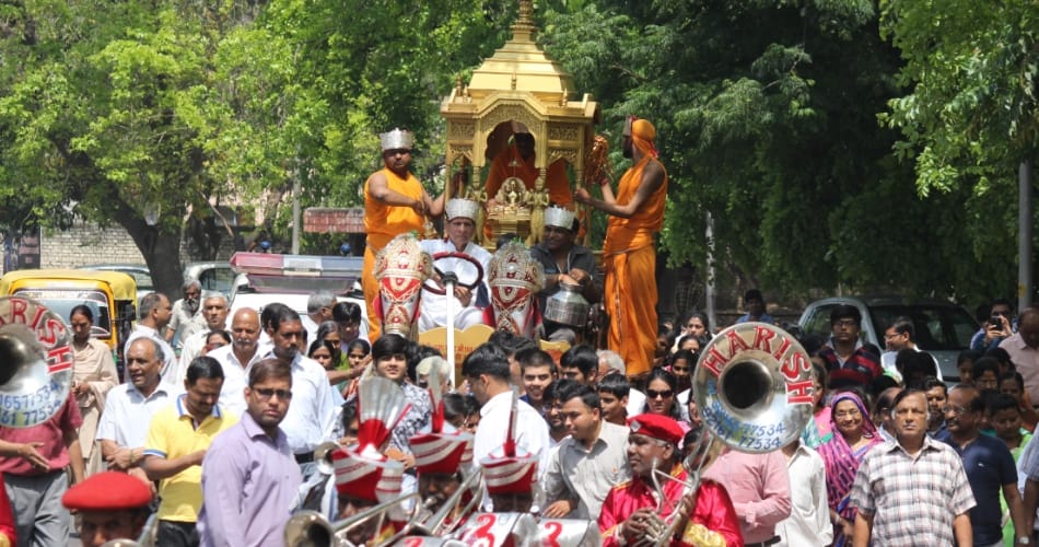 mahavir jayanti, digambar jain mandir, rathyatra, chandigarh, jain community
