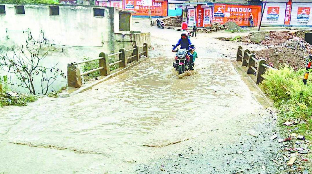 Msanigadh shabby condition of the bridge