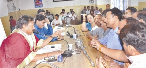 devlopment of agra with 452 crore