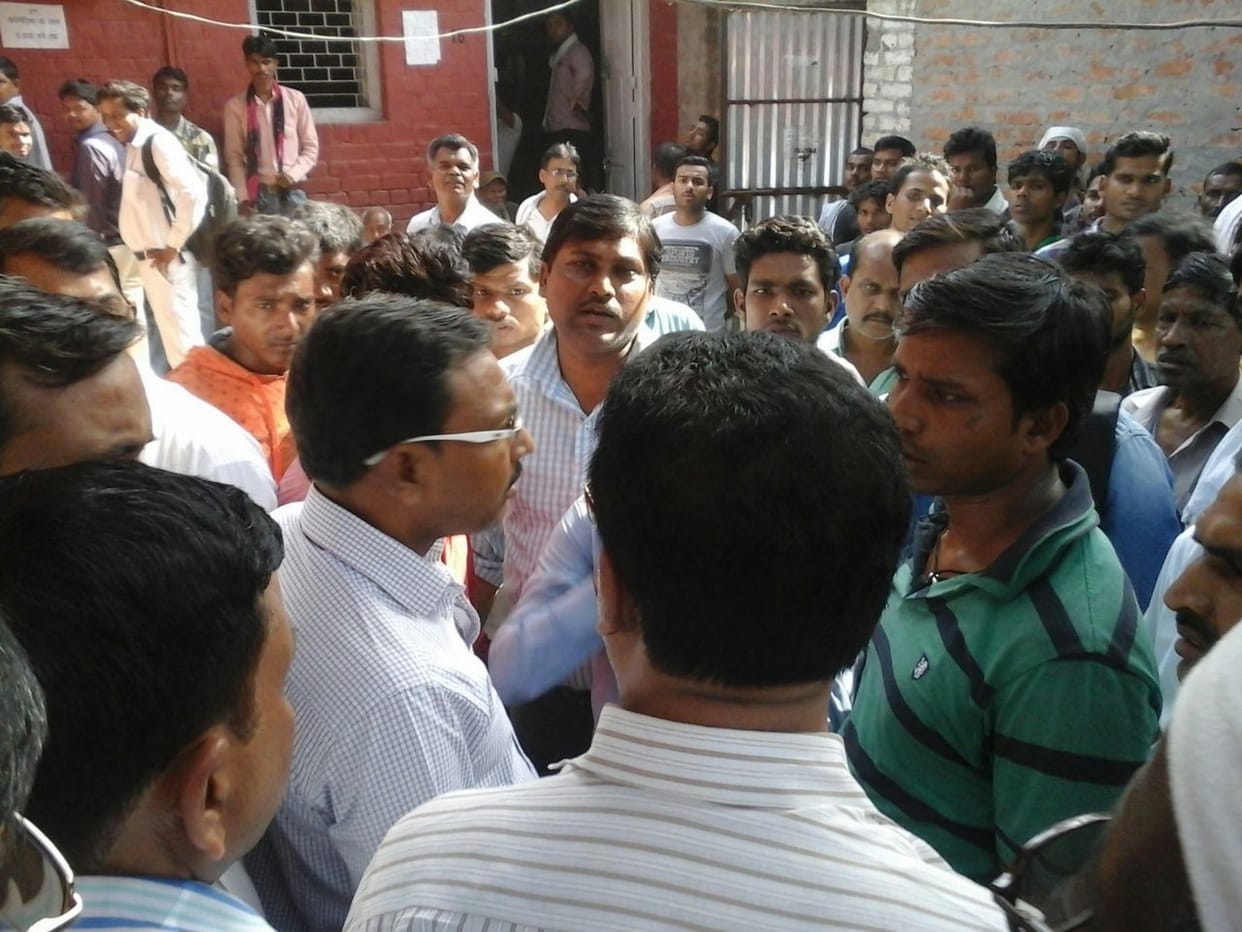 ruckus in rto for driving licence