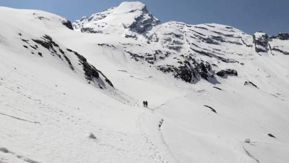 snow covered hills of hemkund sahib