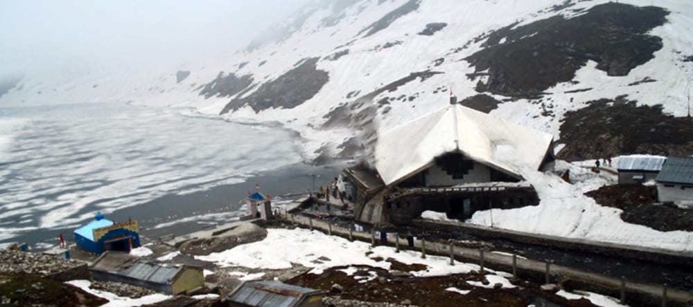 snow covered hills of hemkund sahib