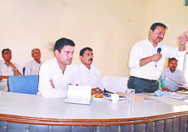 Area Panchayat members commotion