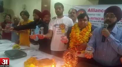 Club members taking oath for water saving