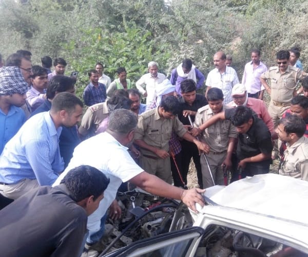 one died bus car accident at raebareli lucknow road