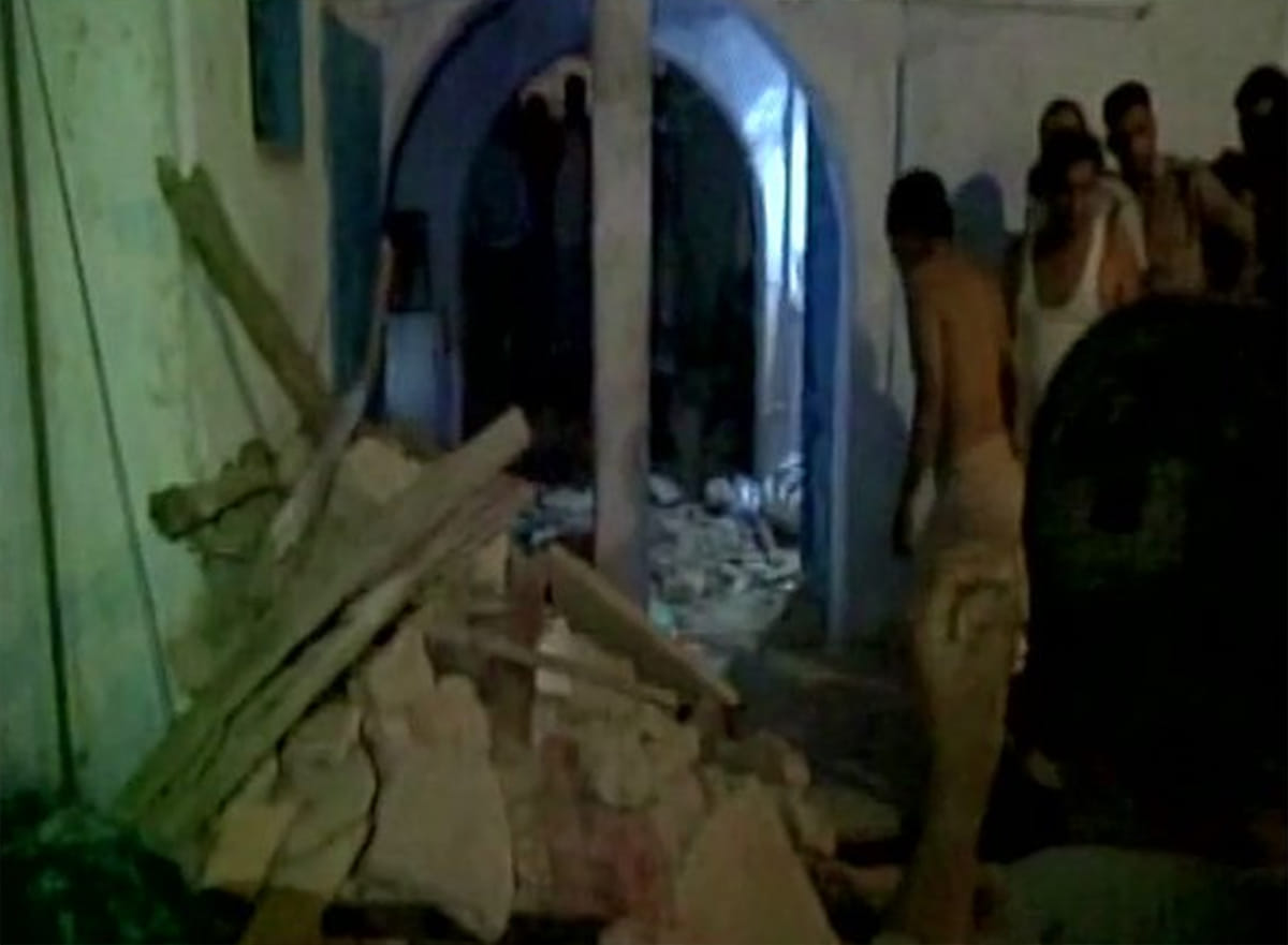three women dead in building collapse in mathura