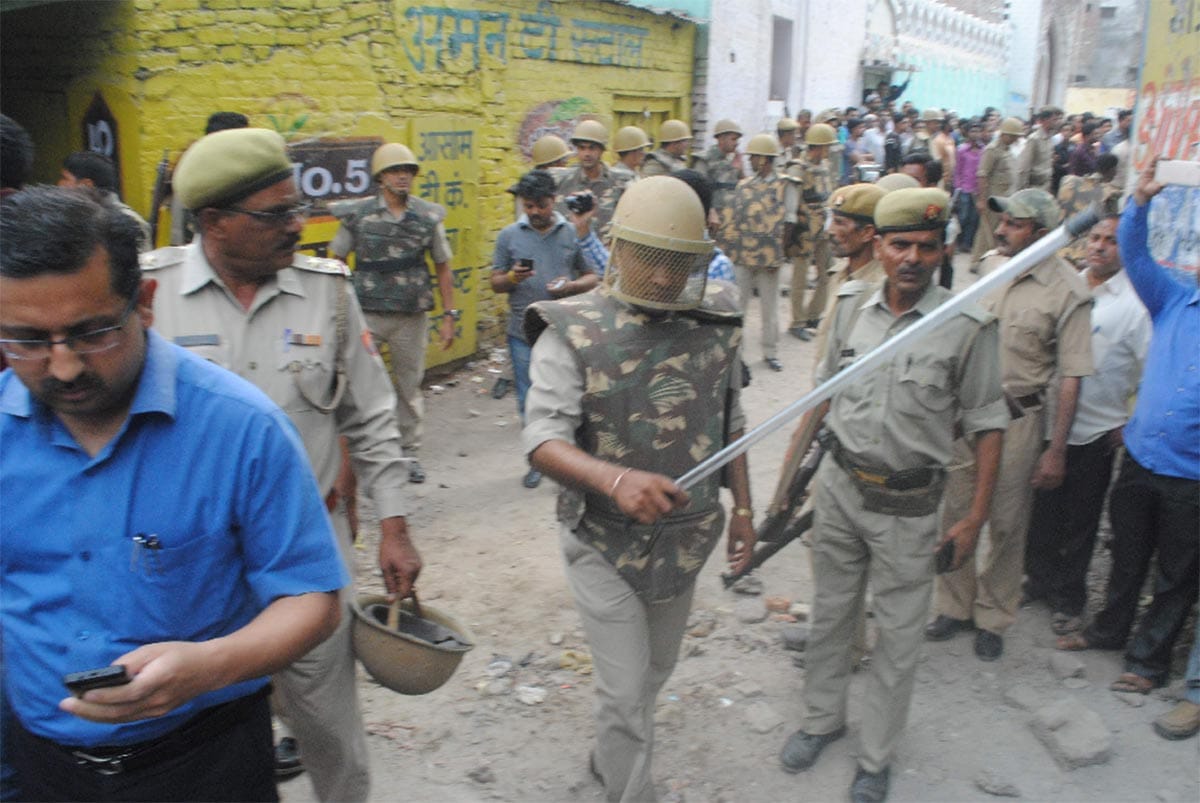 clash over well between two community in rampur
