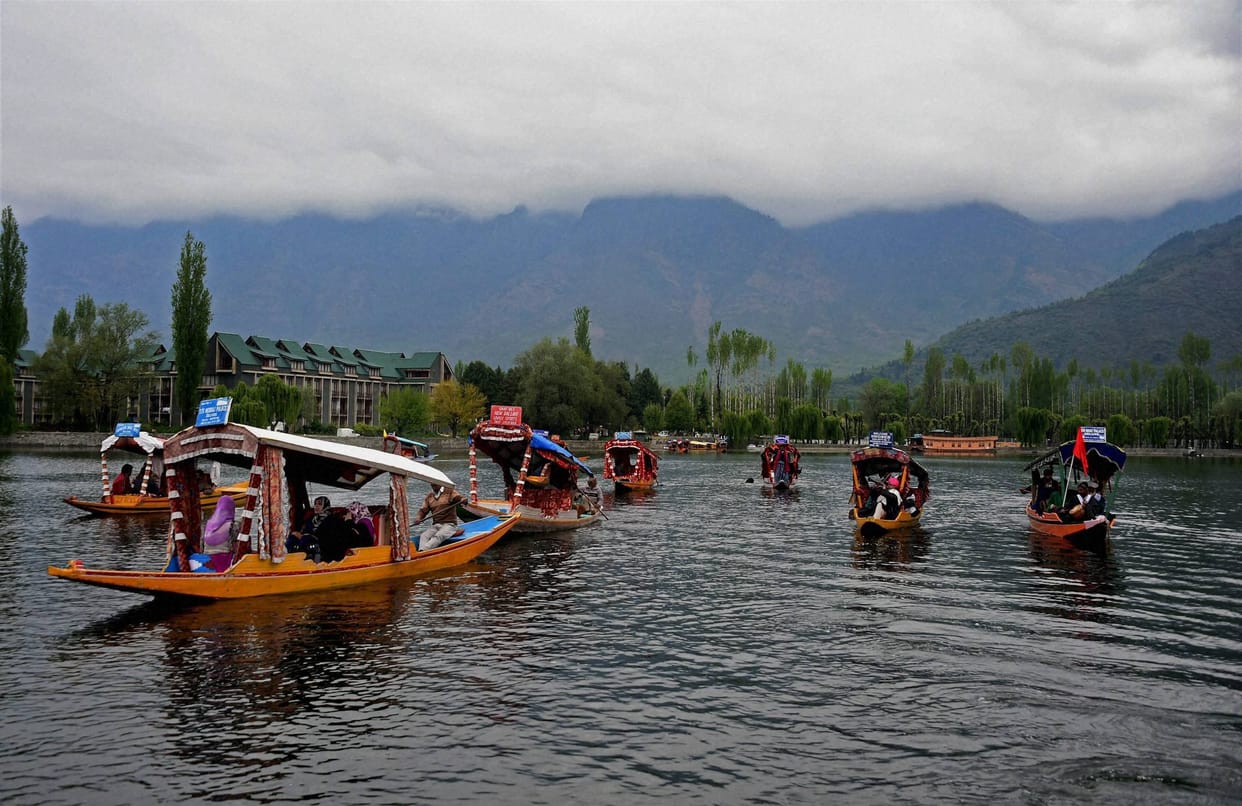 416 crore would be spent on the Dal Lake colony