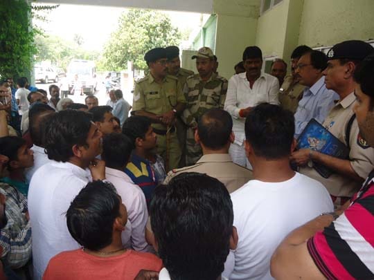 Retired inspector died in hospital four hours commotion