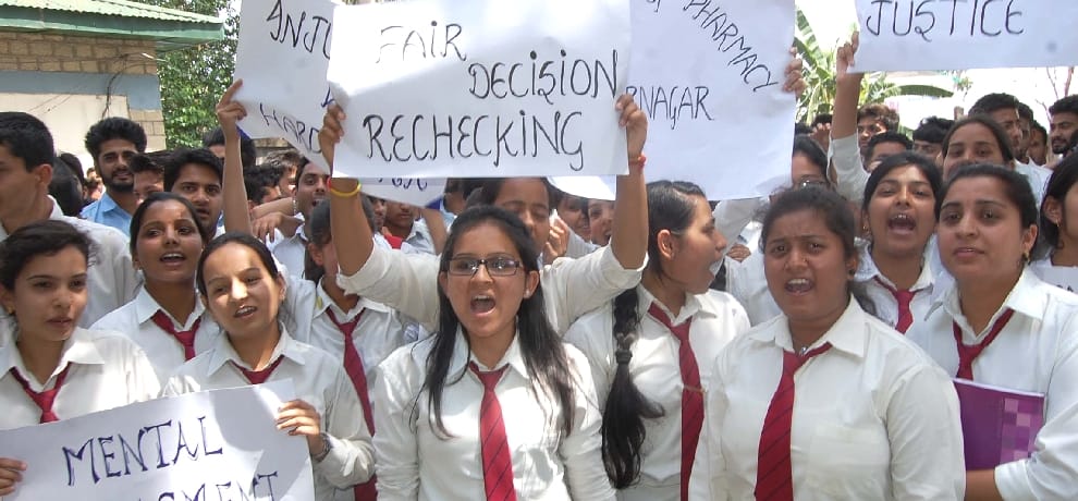  Students protest on bad result at HP Technical University Hamirpur.