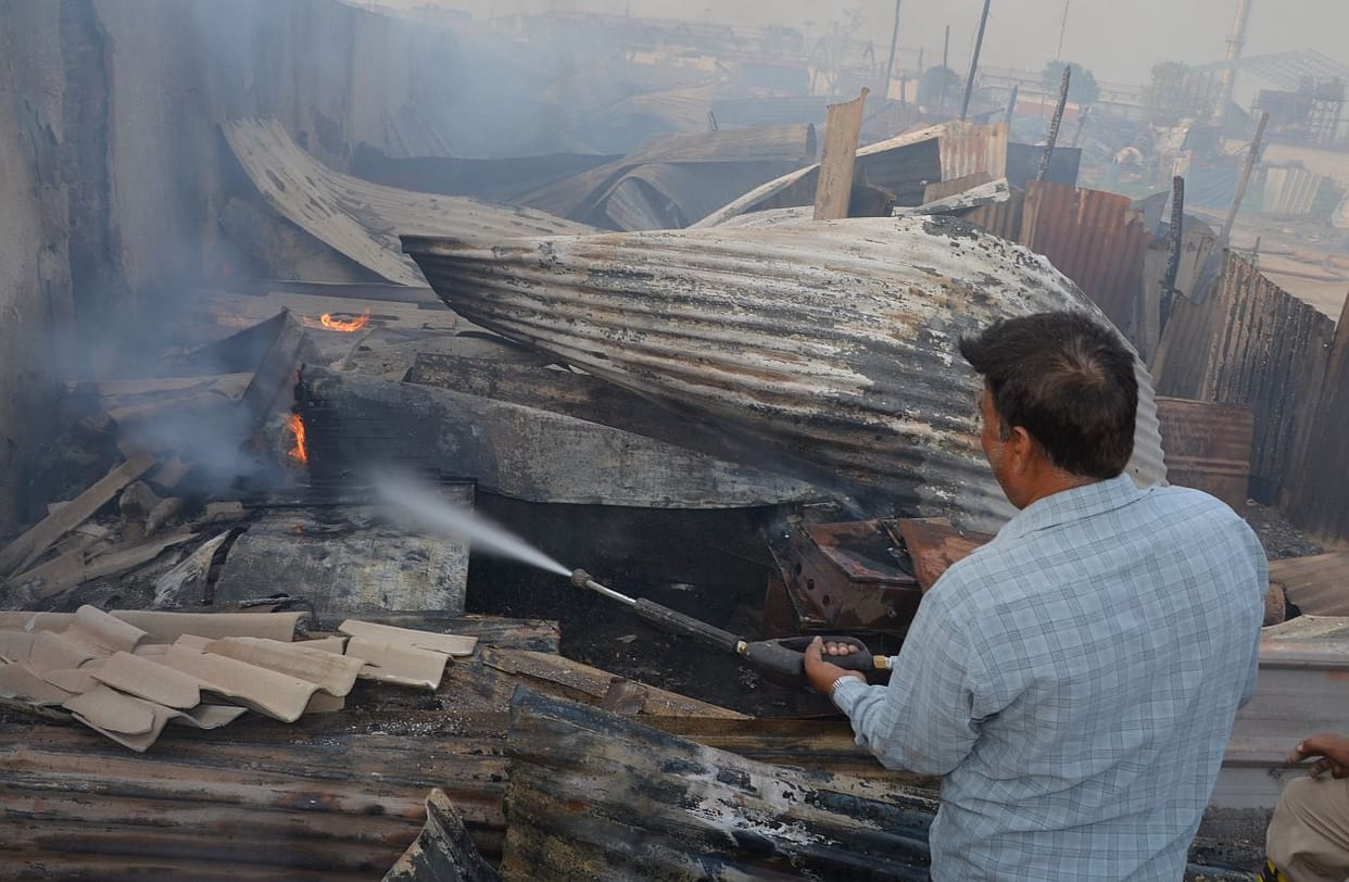 The fire burnt a huts.
