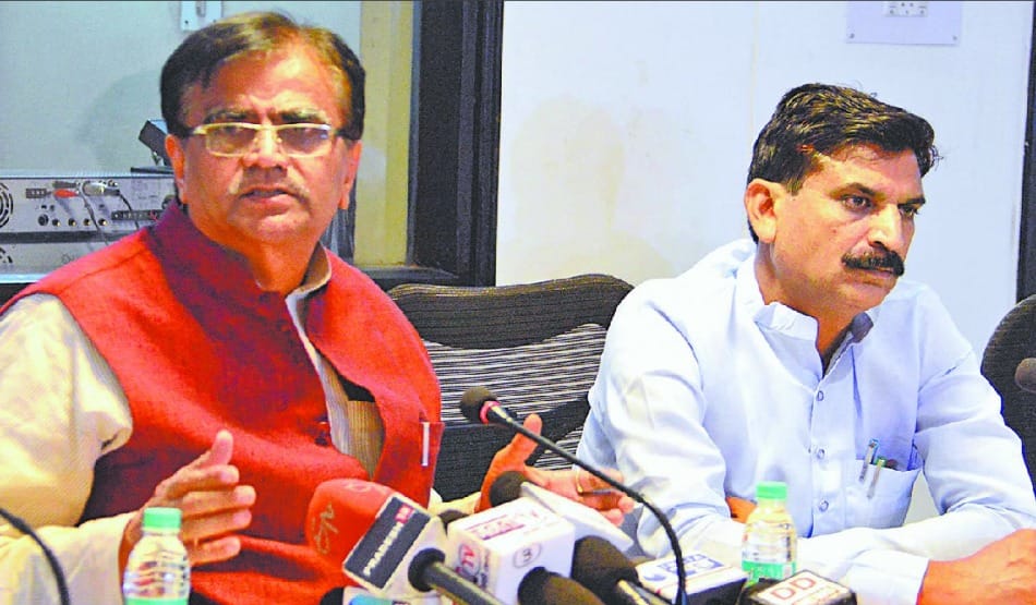 Haryana Agriculture Minister explains why katappa killed Bahubali in Movie