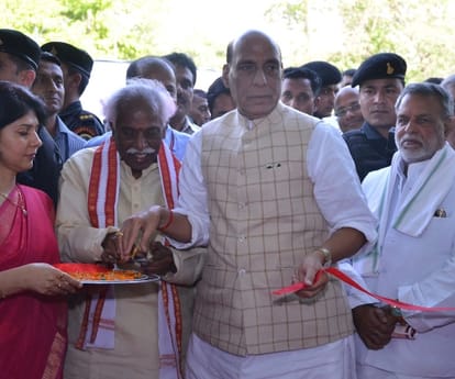 Rajnath Singh inaugrates hospital in Lucknow.