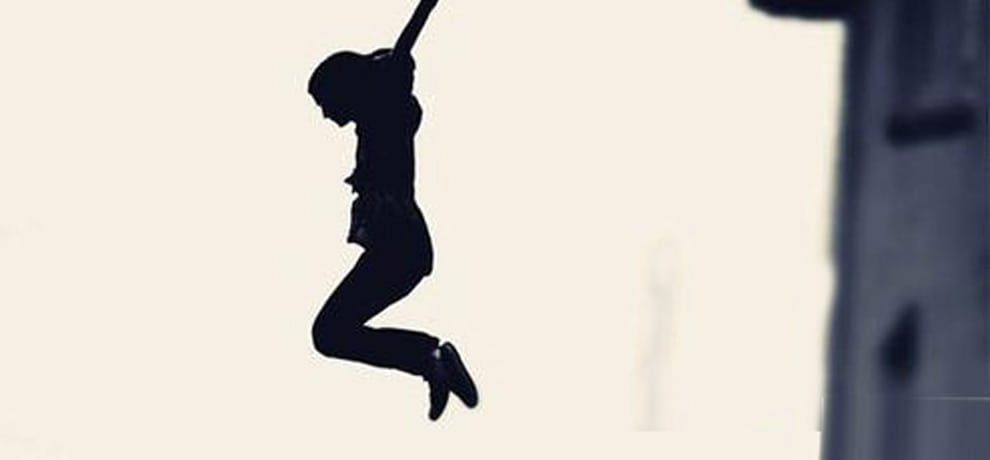Woman jumps into Beas river at Naudon.