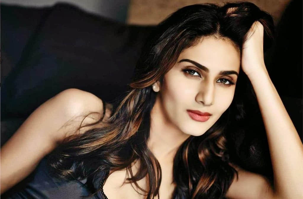 Ranveer Singh and Vaani Kapoor to have 23 kisses in Befikre!